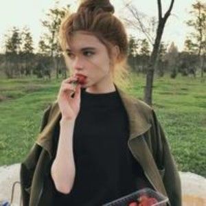 Meet your Posher, Simona